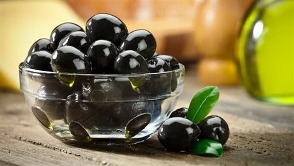 زيتون أسود طبيعي