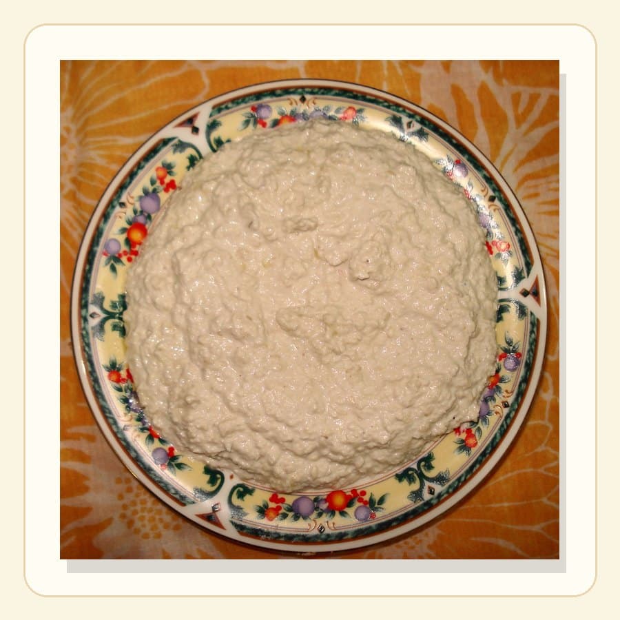 عسل أسود وطحينة